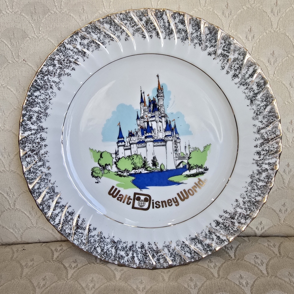 Walt Disney World Cinderella's Blue Castle 10" Collector Plate Gold Trimmed
